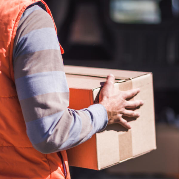 Neprevzeti Paketi – Tihi Uničevalec naše Spletne Trgovine