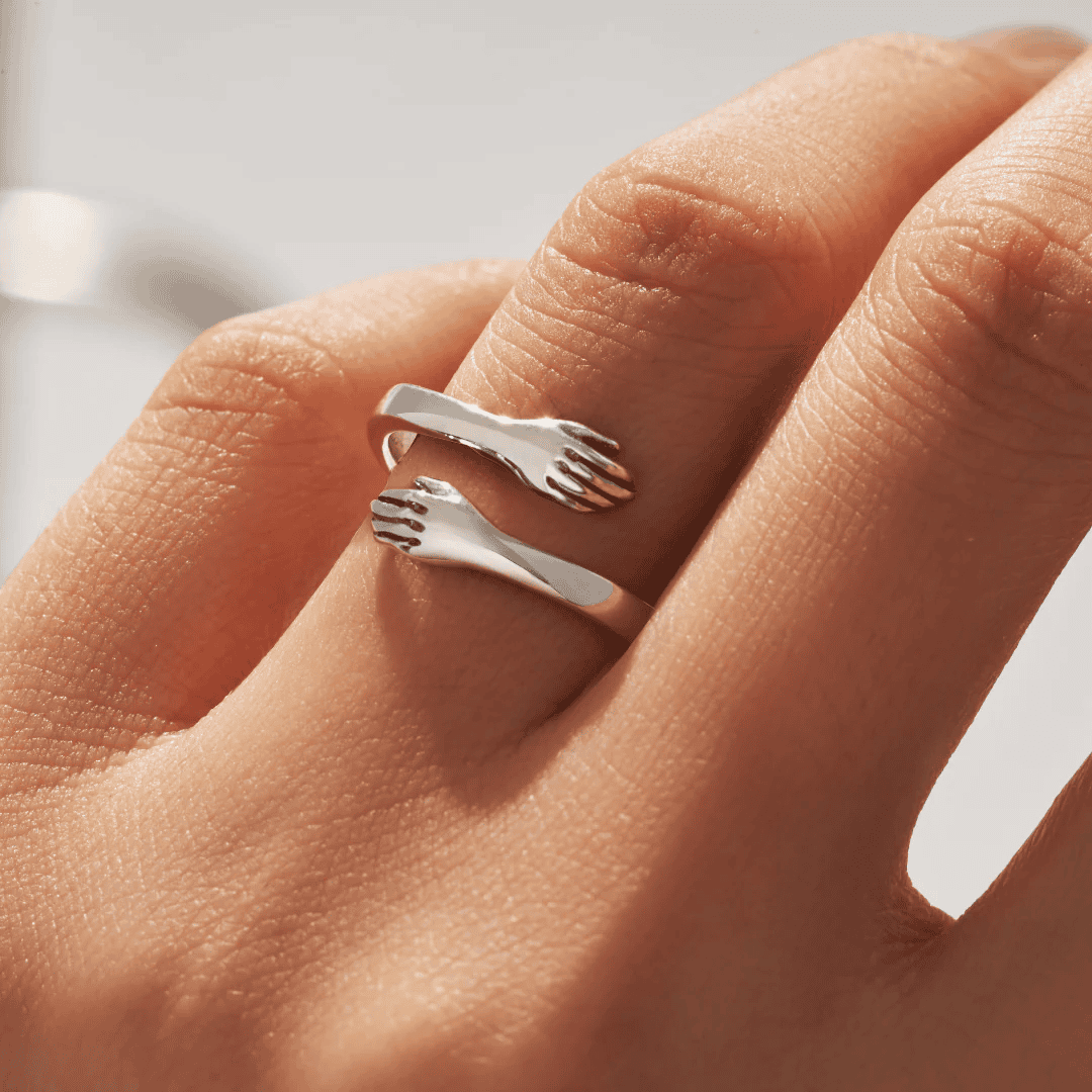 Ring: Hug