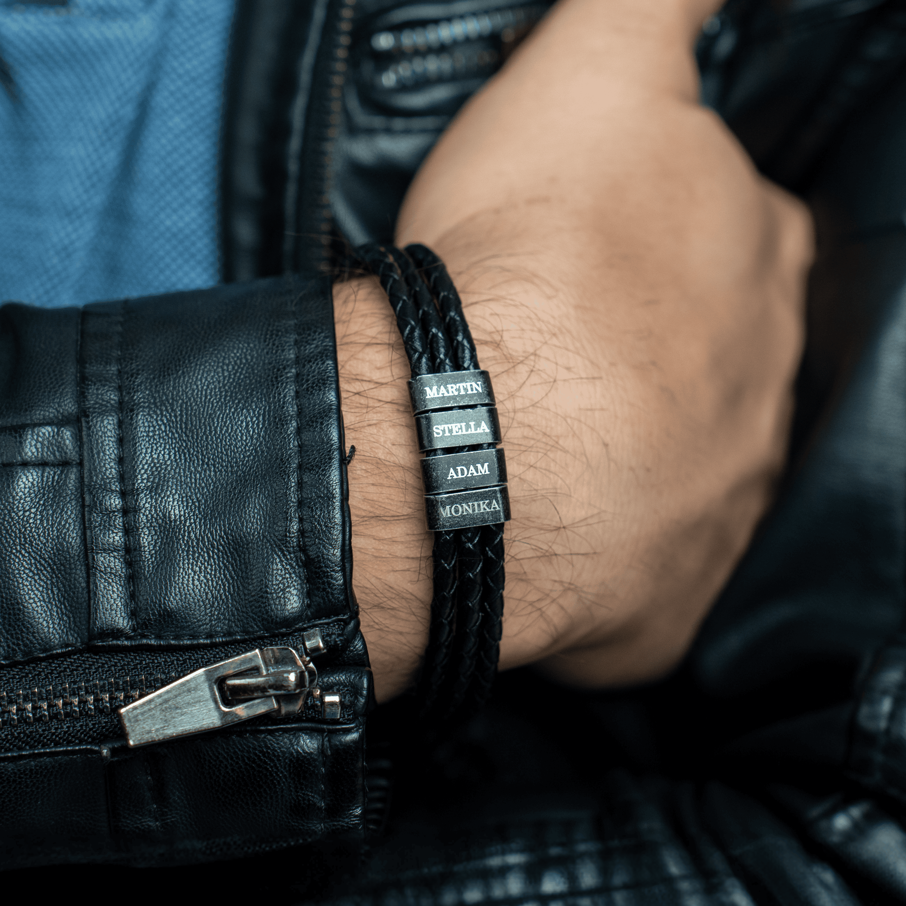Bracelet: Titan